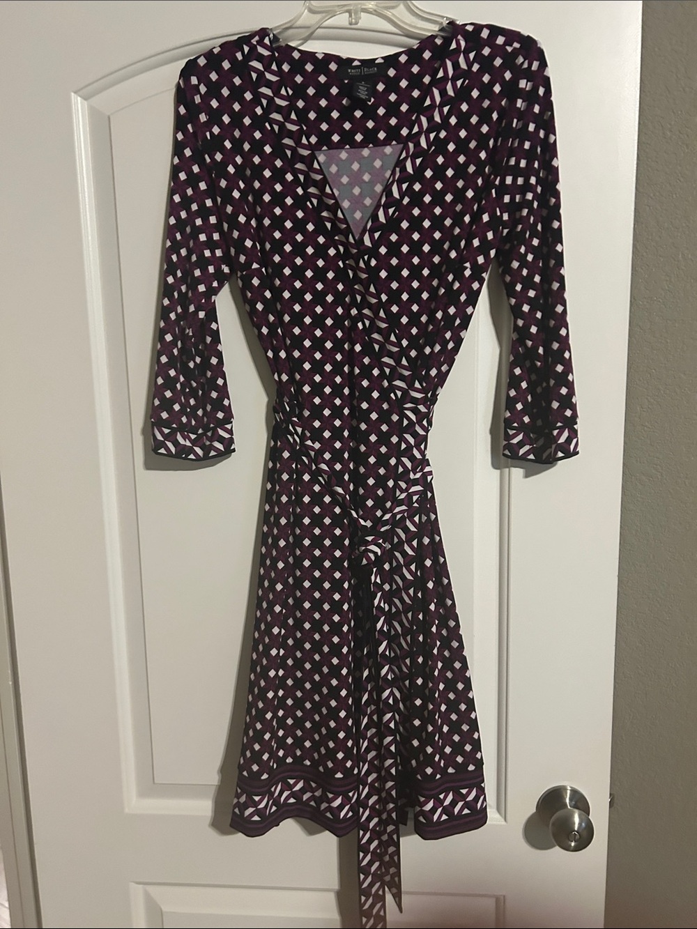 White House Black Market Plum Black White Geometric Wrap Dress 8 Like New!